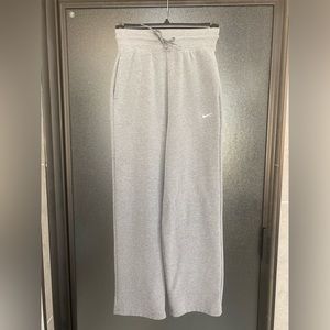 High waisted Nike sweats